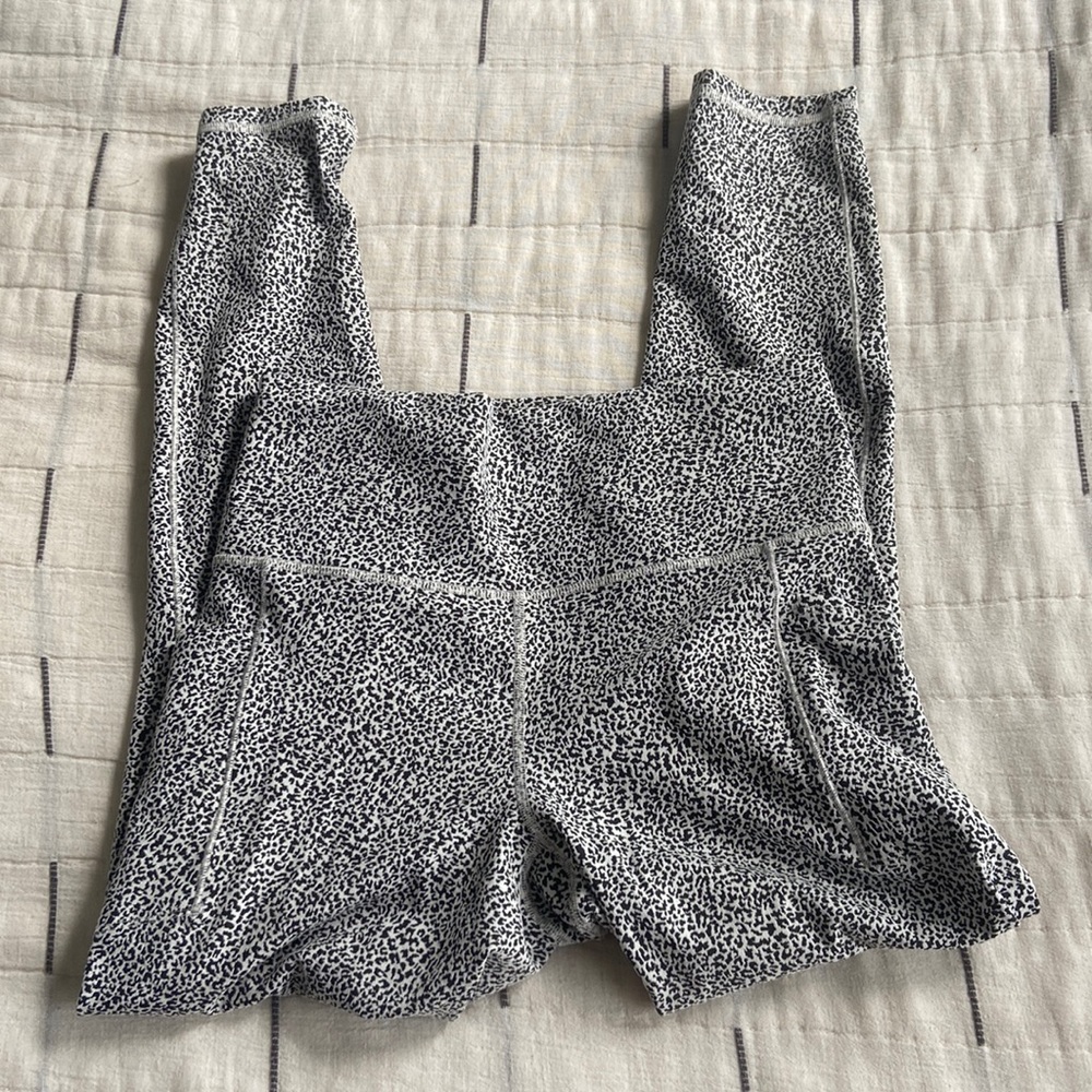 Athleta Salutation Stash pocket II medium